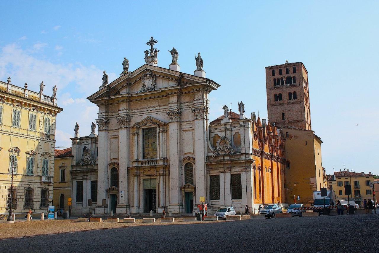 B&B Casa Dei Poeti マントヴァ エクステリア 写真