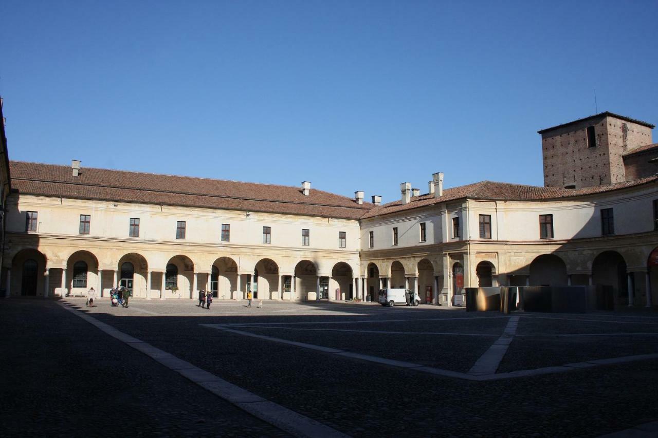 B&B Casa Dei Poeti マントヴァ エクステリア 写真