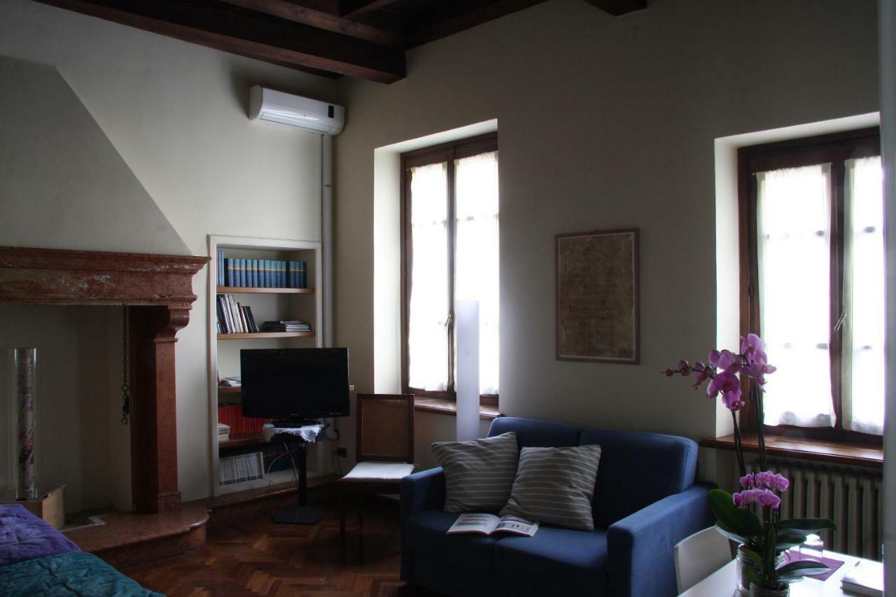 B&B Casa Dei Poeti マントヴァ エクステリア 写真